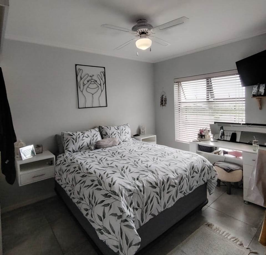 2 Bedroom Property for Sale in Reebok Western Cape